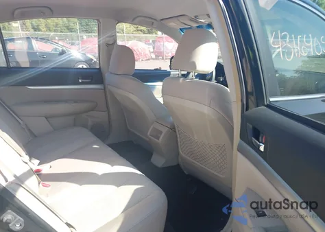 2014 Subaru Legacy 2.5I Premium z USA, uszkodzony, nr VIN 4S3BMBC69E3011951